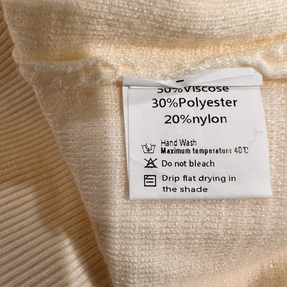 Deep Self Cream Sweater - Picture 3 of 6